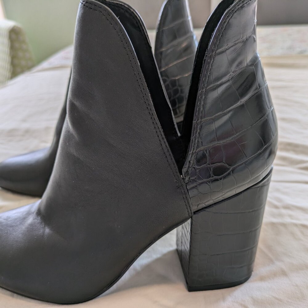 Steve Madden Rookie black ankle booties - like new
